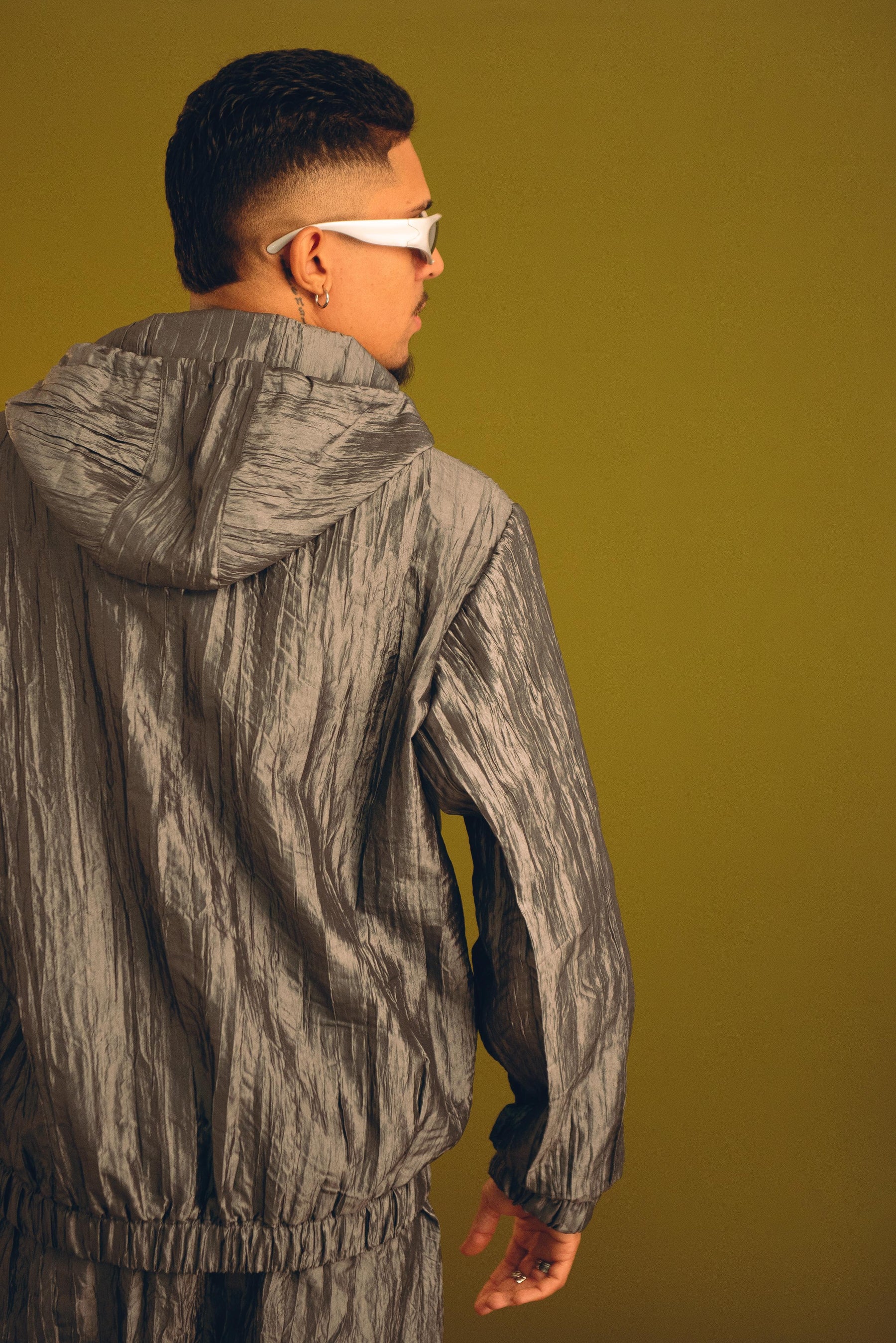 Conjunto corta vento amassado