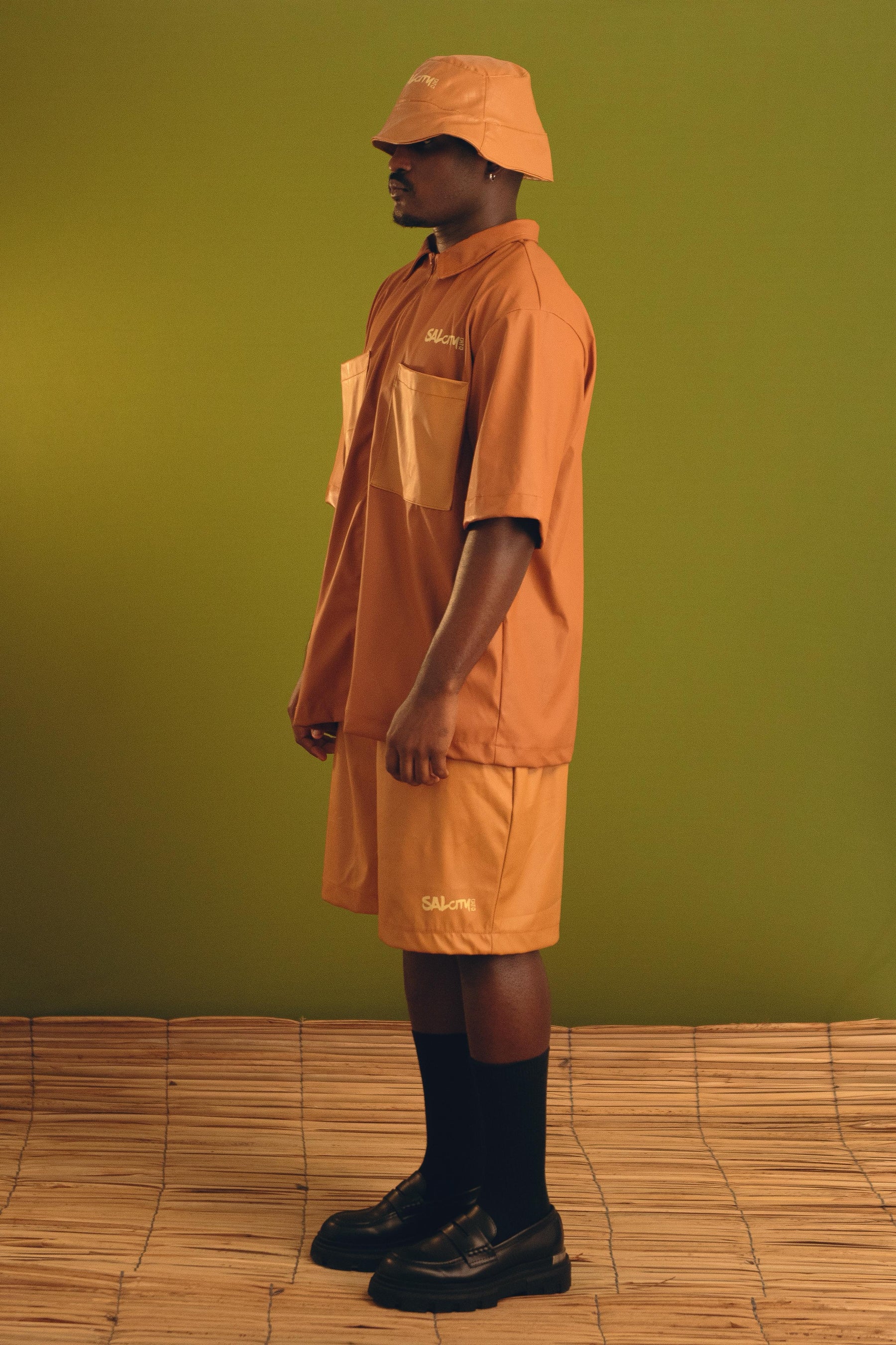 Camisa zíper couro ecológico