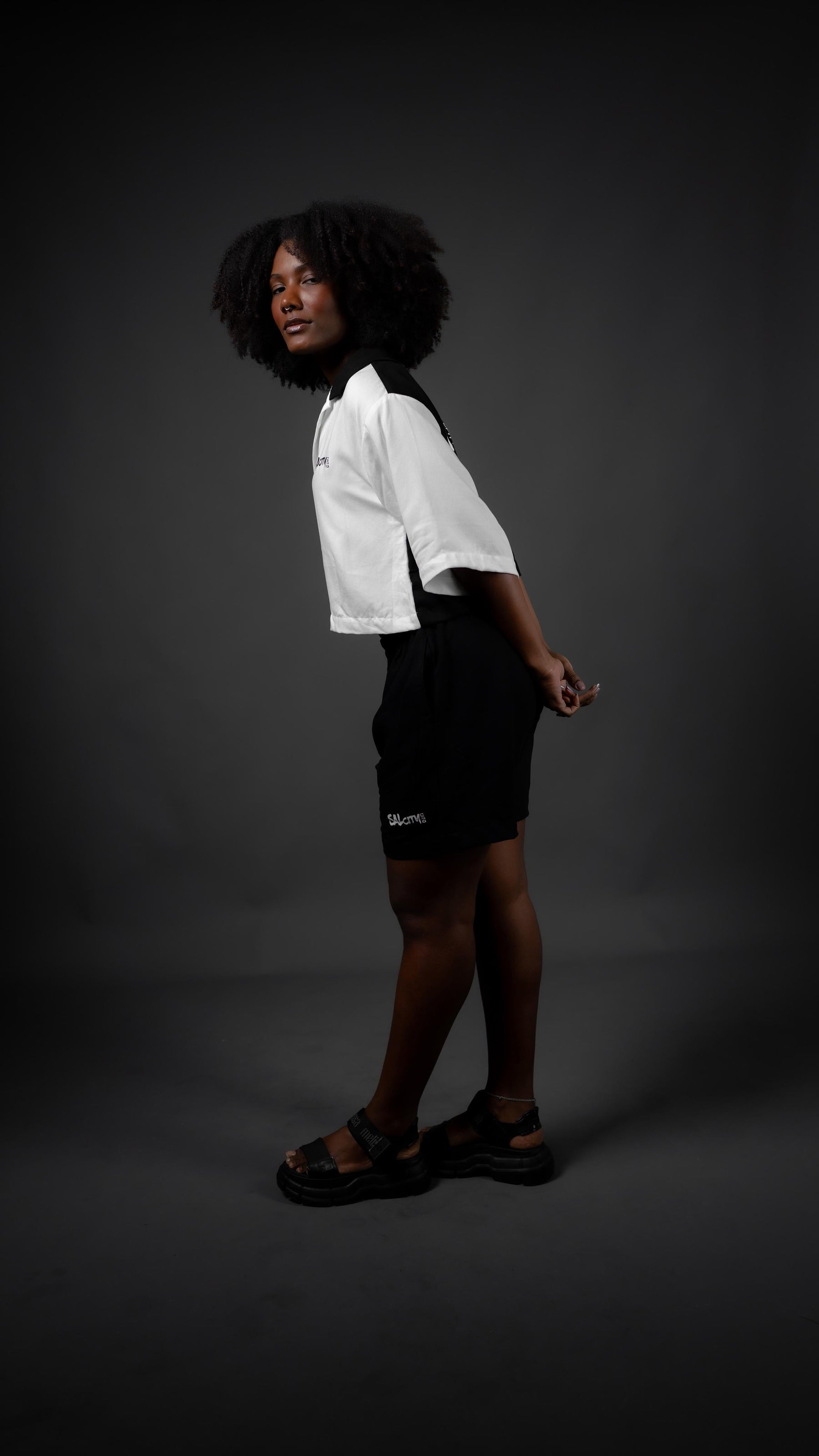 Cropped bicolor Monocity