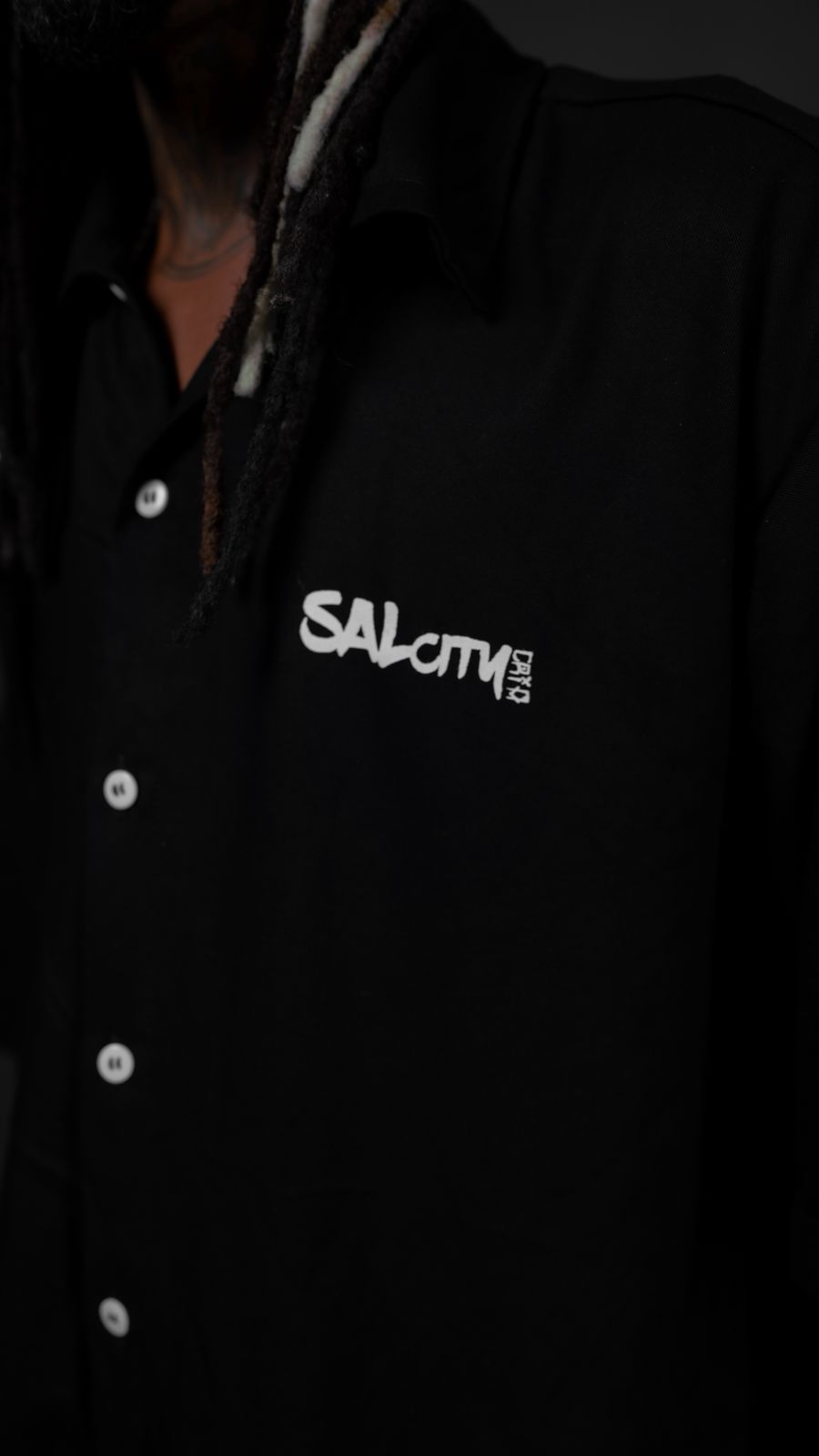 Camisa de botão preta agenero Monocity