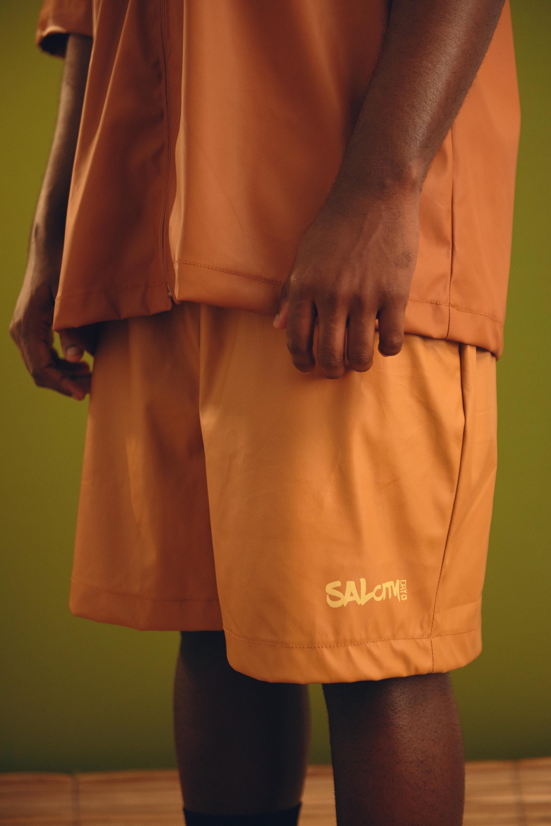 Bermuda couro ecológico