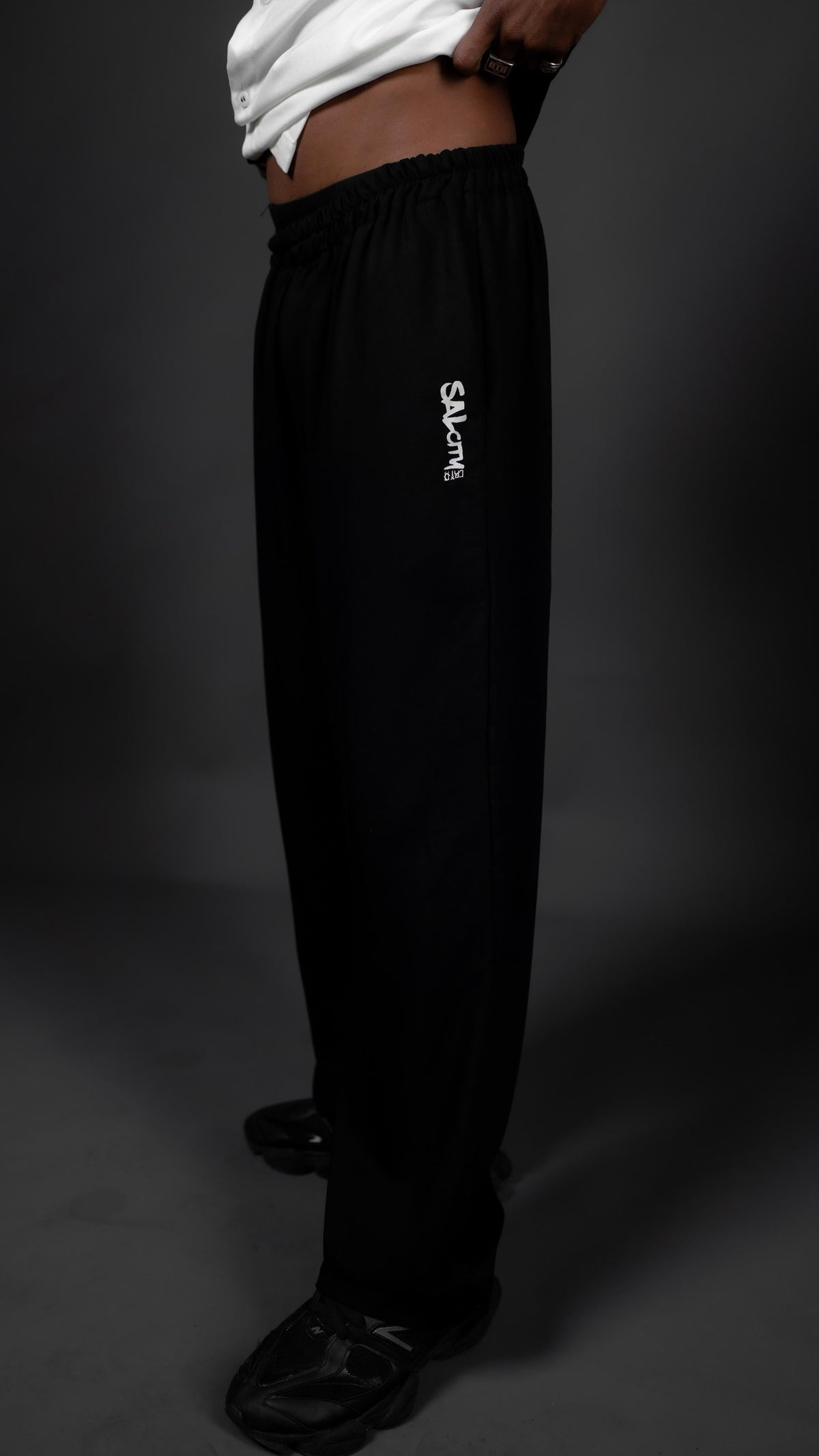 Calça clássica agenero Preta Monocity