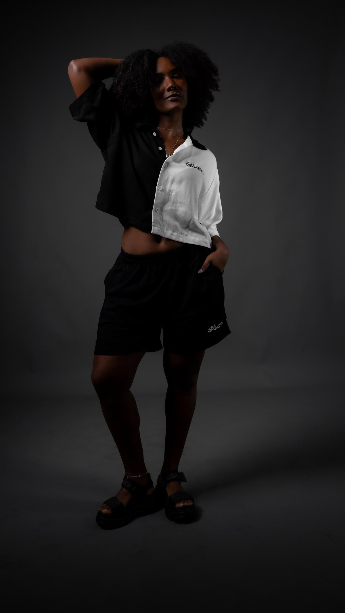 Cropped bicolor Monocity