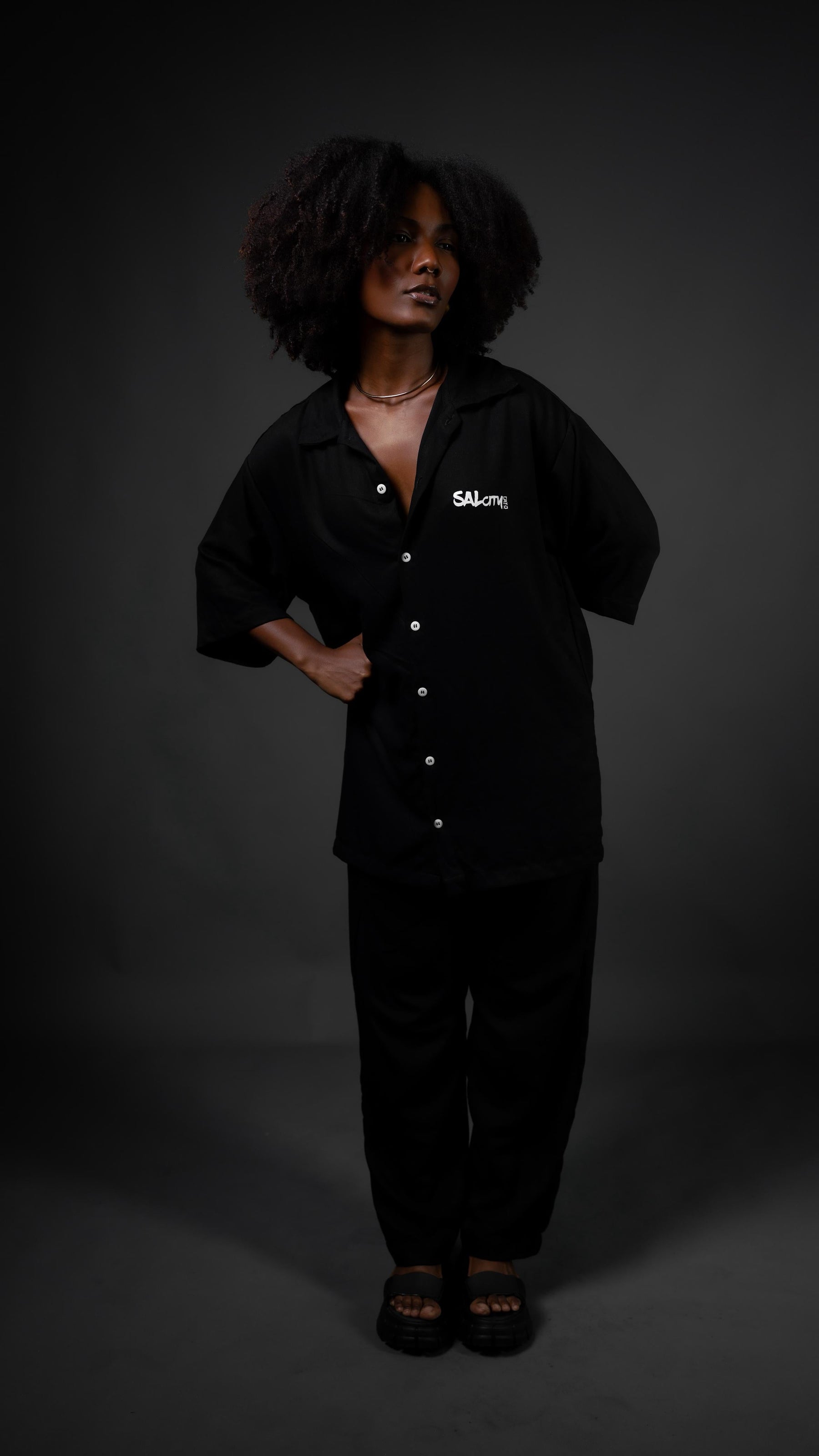 Calça clássica agenero Preta Monocity